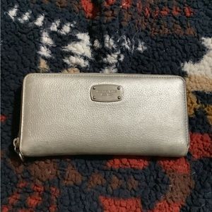 Michael Kors Jet Set Travel Continental Wallet - silver